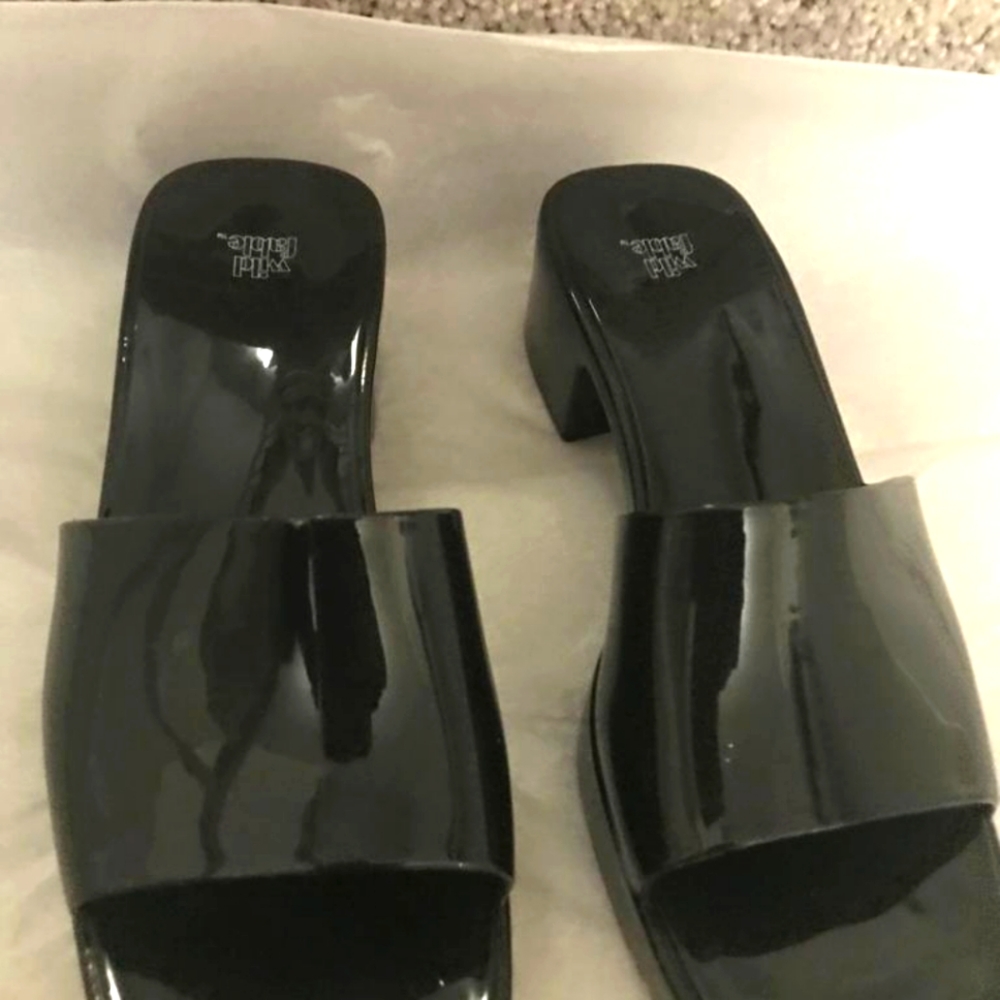 Wild Fable Women's Macy Mule Sandals. New. Excellent for Occasions. Easy-On-Off